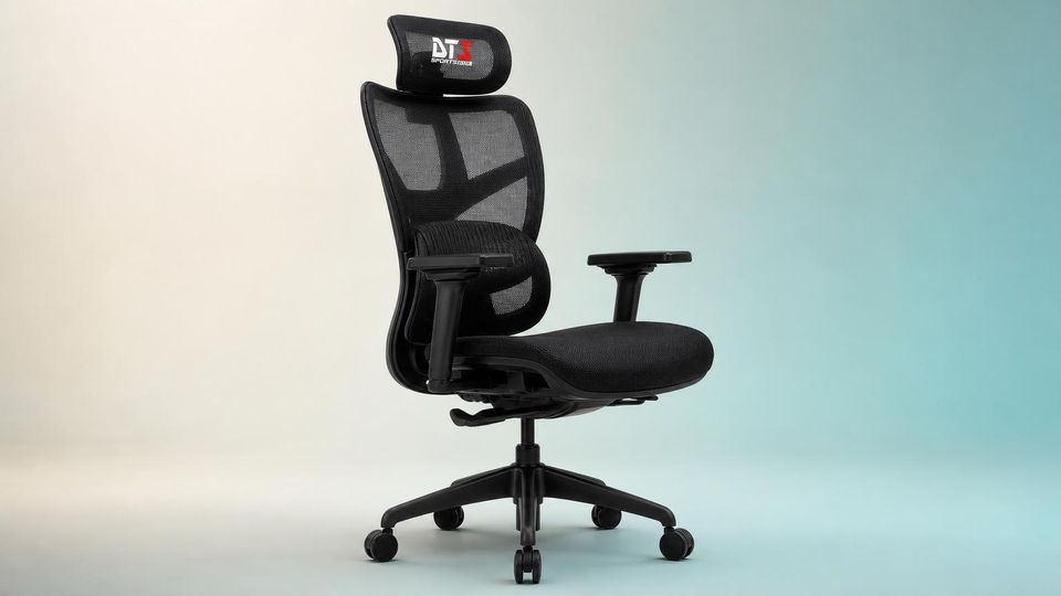 Cadeira de escritório ergonômica com encosto em tela em ambiente de home office